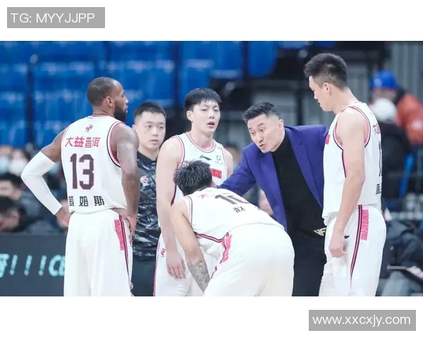 广东大益队迎战福建队争夺篮球赛季关键胜利的精彩对决