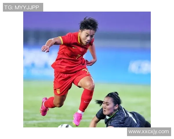 军运会女足精彩对决中国队迎战朝鲜队全力争胜展现巾帼风采