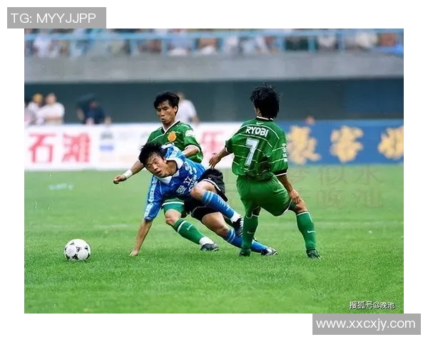 海于格松与大连的对决揭示足球战术与团队协作的精彩碰撞