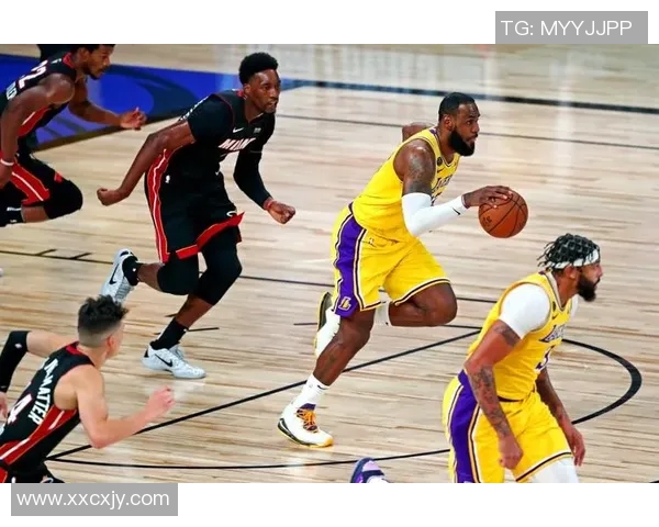 湖人对决热火精彩瞬间回顾NBA经典对抗赛照片集锦