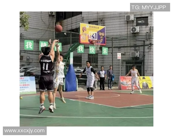 篮球天空与神秘人之间的激烈对决揭示了竞技精神与团队合作的重要性 篮球天空与神秘人之间的激烈对决揭示了竞技精神与团队合作的重要性