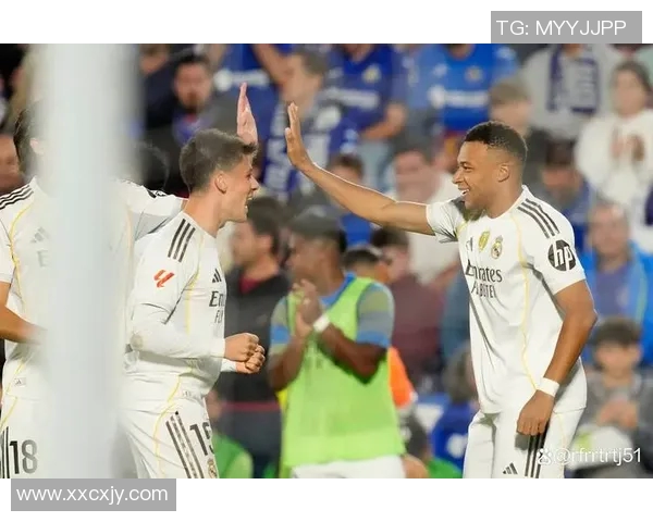 皇马与利物浦巅峰对决直播间精彩瞬间全记录 皇马与利物浦巅峰对决直播间精彩瞬间全记录